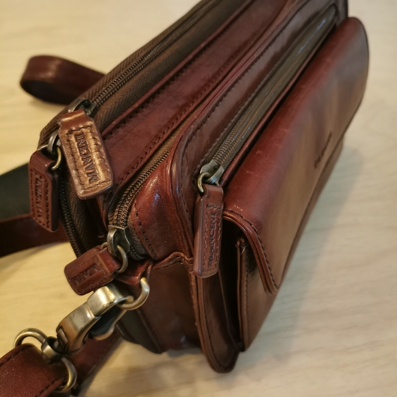 Mancini hand bag - Picture 2 of 9